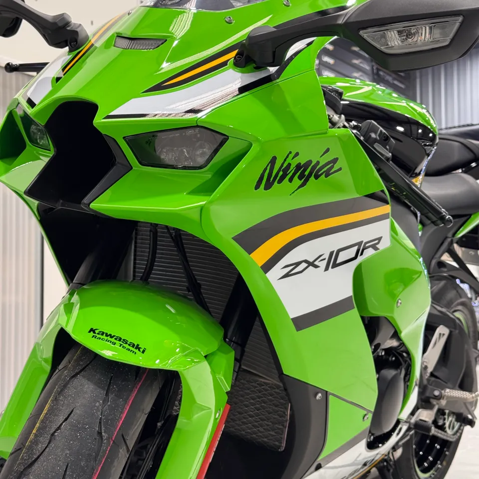 Front view of the Kawasaki Ninja ZX-10R green fairing, headlights and windscreen
