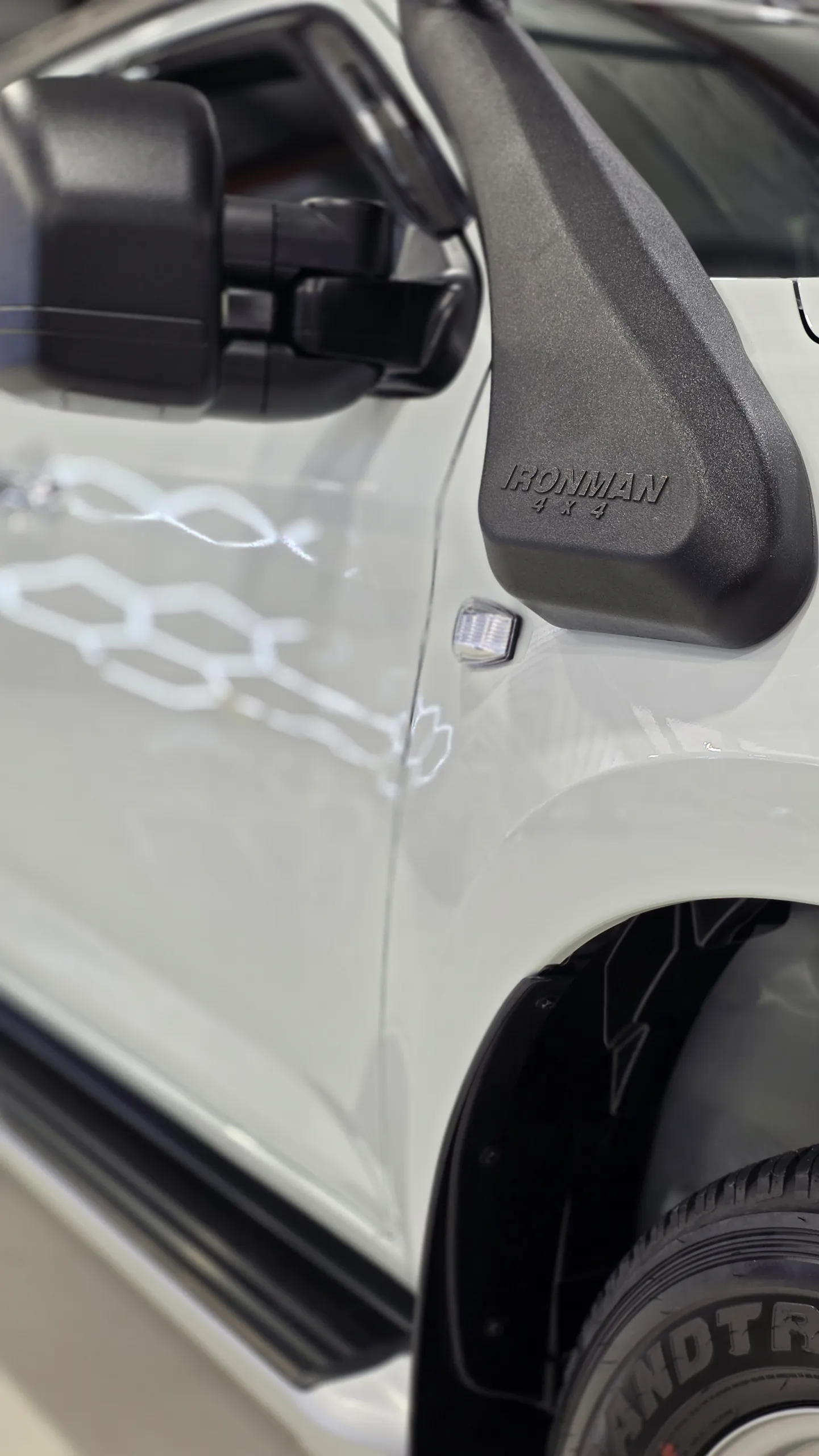 Snorkel, mirror and white front guard on the Mazda BT-50